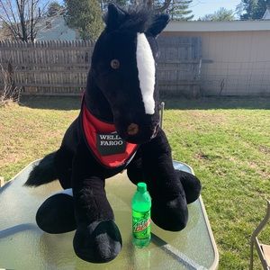 Giant Wells Fargo pony